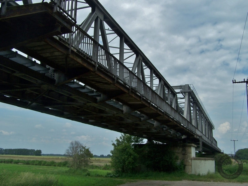Reichsbahnbrücke in Rössen (Leuna) im Saalekreis