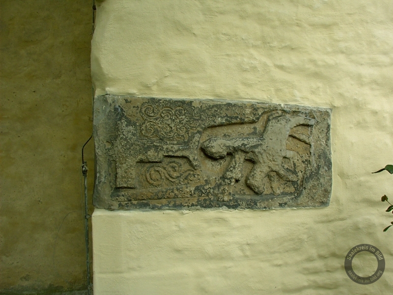 Reiterstein an der Kirche St. Cyriakus in Zscherben (Teutschenthal) im Saalekreis