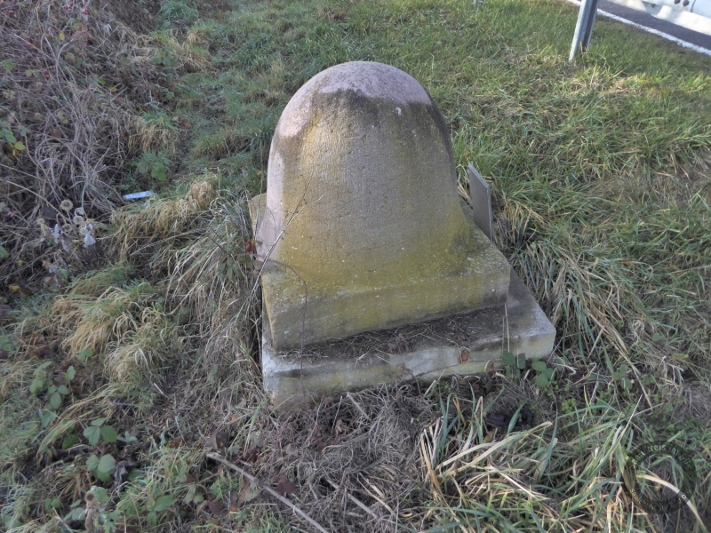 Viertelmeilenstein am Kernersee bei Rollsdorf & Höhnstedt im Saalekreis