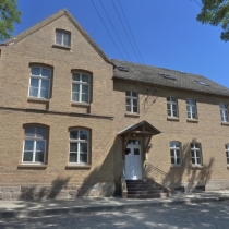 Dorfschule in Schotterey