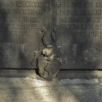 Gedenkgrab (Erster Weltkrieg) der Familie von Oheimb auf dem Friedhof in Lochau (Schkopau) im Saalekreis