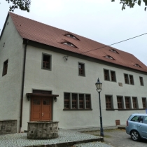 Bauninschrift am Pfarrhaus in Mücheln im Saalekreis