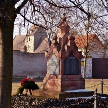 Kriegerdenkmal (Deutsch-Französischer Krieg) in Eisdorf (Teutschenthal) im Saalekreis