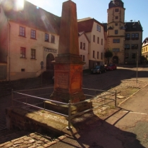 Kriegerdenkmal "Deutsche Einigungskriege" auf dem Markt in Wettin im Saalekreis