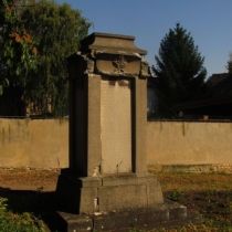 Kriegerdenkmal (Erster Weltkrieg) auf dem Friedhof in Lochau (Schkopau) im Saalekreis