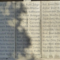 Kriegerdenkmal (Erster Weltkrieg) an der Nikolaikirche in Wettin im Saalekreis