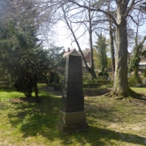 Mahnmal (Opfer des Faschmis) auf dem Parkfriedhof in Löbejün im Saalekreis