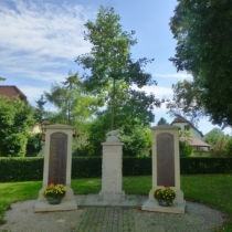 Gedenkstätte Zweiter Weltkrieg auf dem Friedensplatz in Barnstädt