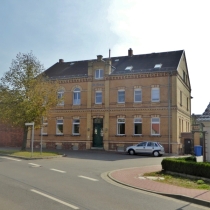 Gasthaus an der Abzweigung der Kirchstraße von der Ammendorfer Straße Oberthau (Schkopau) im Saalekreis