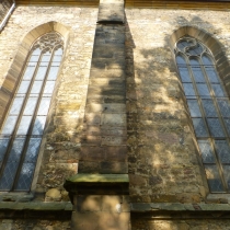 Sonnenuhr an der Stadtkirche St. Lamberti in Querfurt im Saalekreis