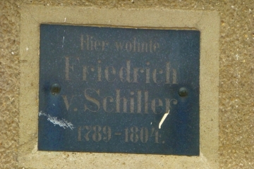 Gedenktafel für Friedrich Schiller in der Schillerstraße in Bad Lauchstädt im Saalekreis