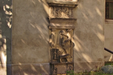 Grabmal für den Architekten Hans von Dieskau in Lochau (Schkopau) im Saalekreis